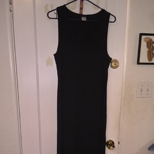 VENUS | Classic Black Maxi Dress